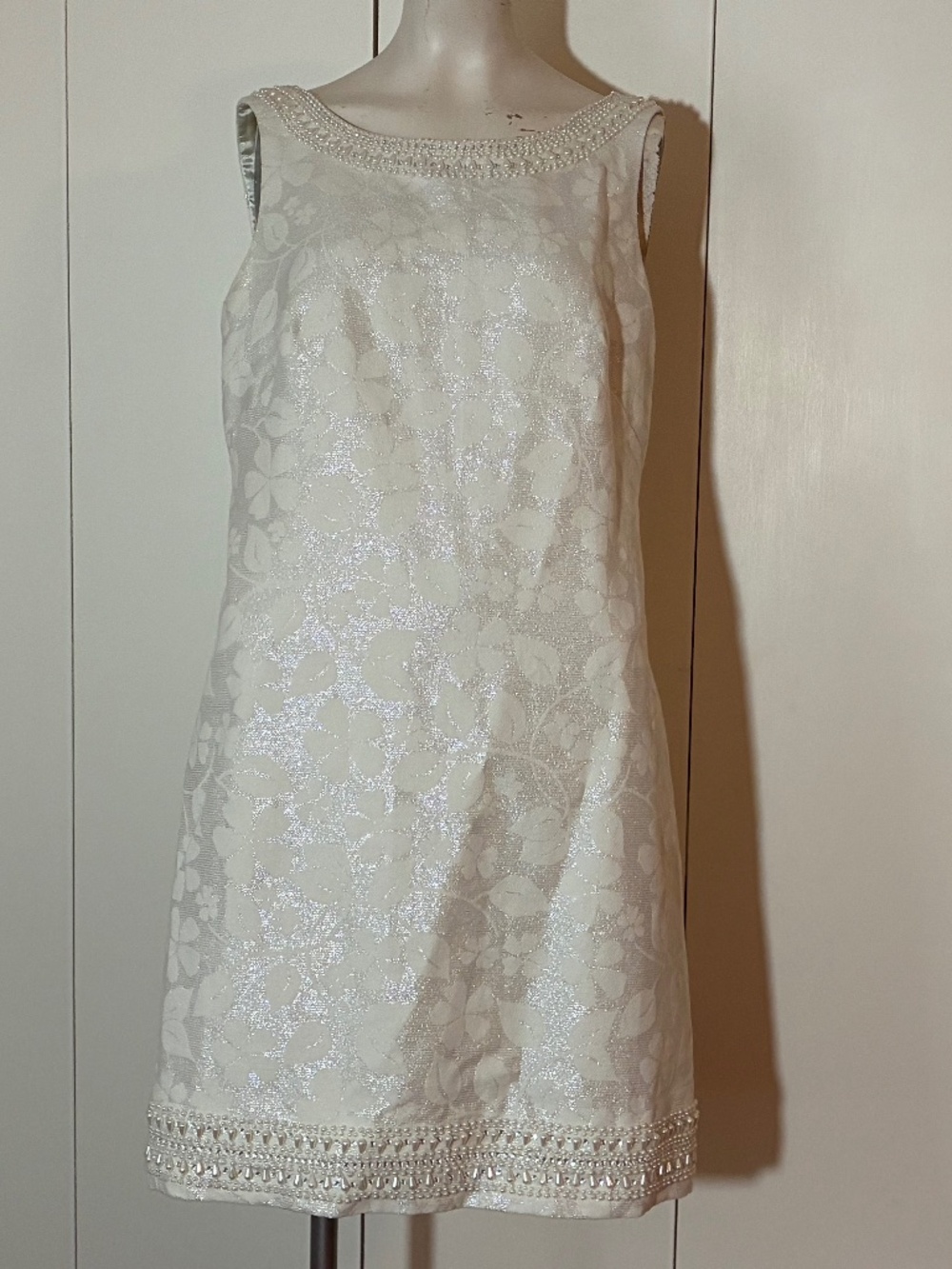 Lilly Pulitzer Dress Size 6 Beige and Silver and Pearl Design Scoop neck Bridal